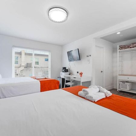 Cozy 1 Bedroom With Pool Steps From The Beach #47 Hollywood Exterior photo